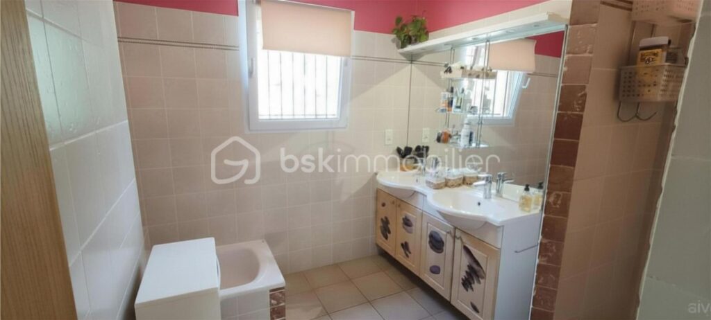 Maison 4 pièces 124 m² + dépendance – 4 pièces – 3 chambres – 124 m²