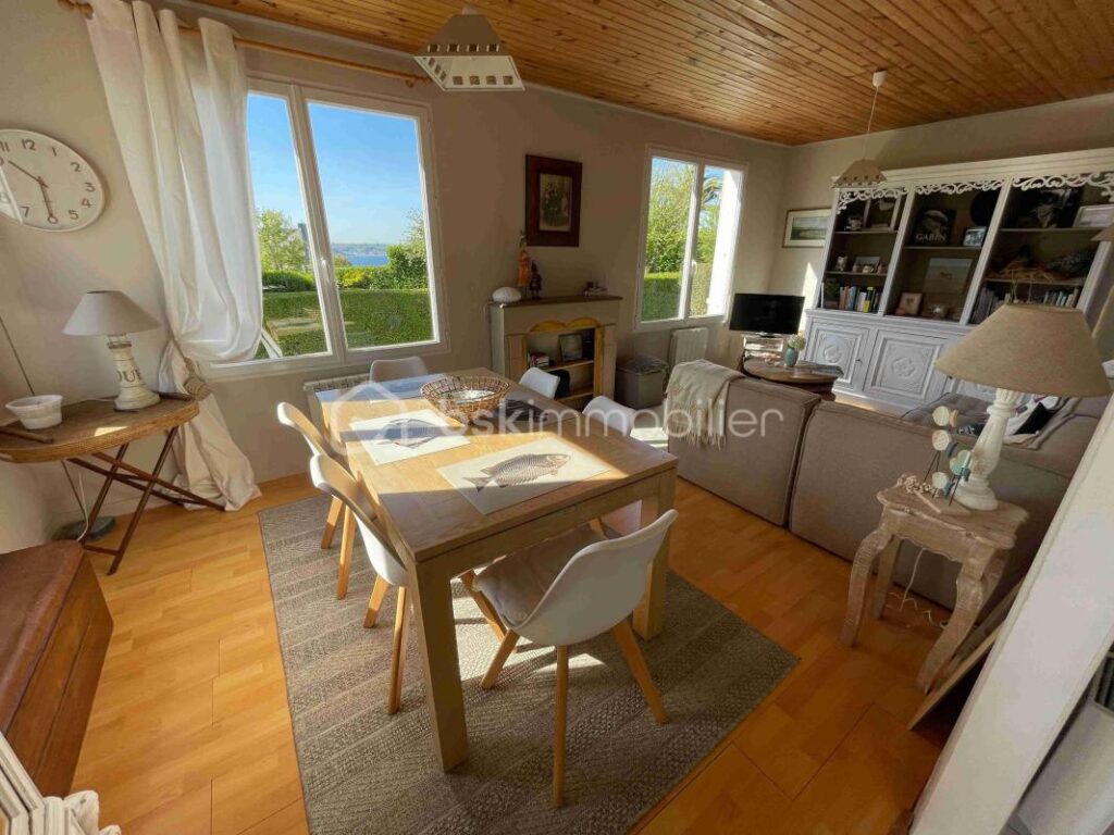 En impasse, vue mer – 3 pièces – 1 chambre – 69 m²