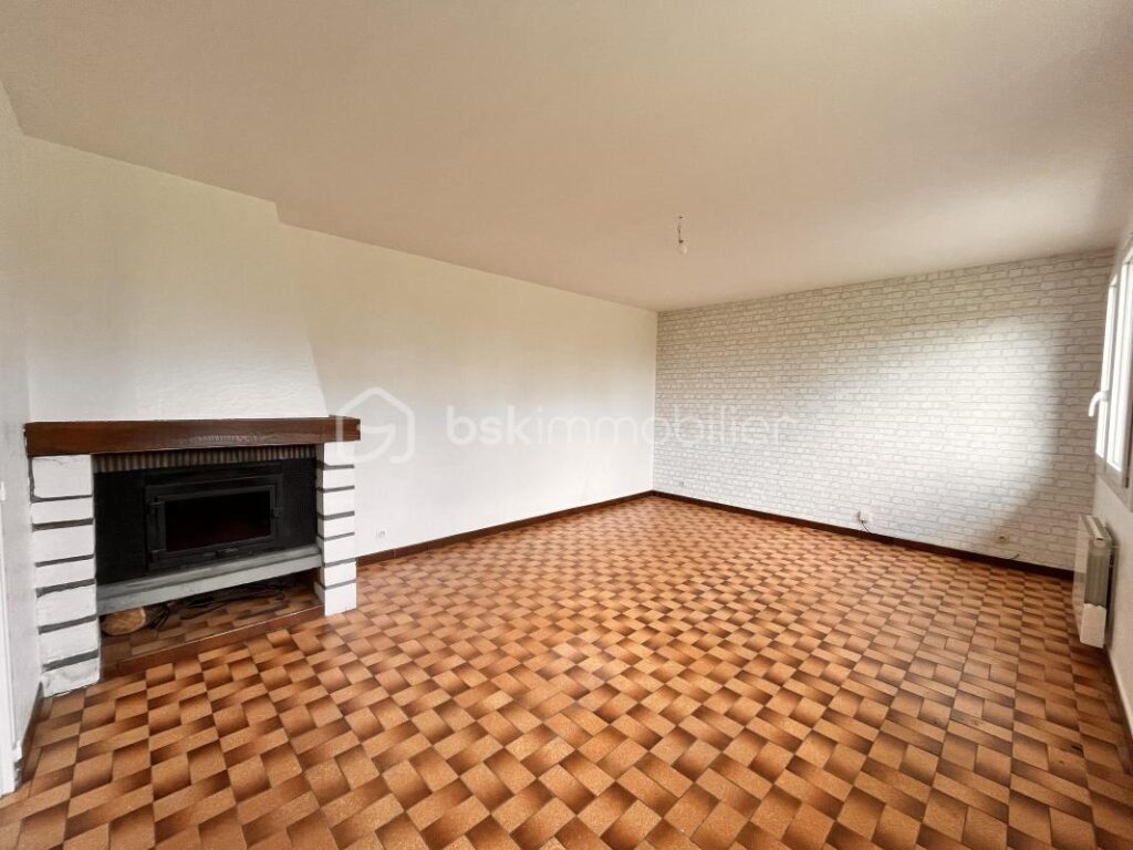 Maison 5 chambres, vie de plain-pied, sous-sol complet – 6 pièces – 5 chambres – 115 m²