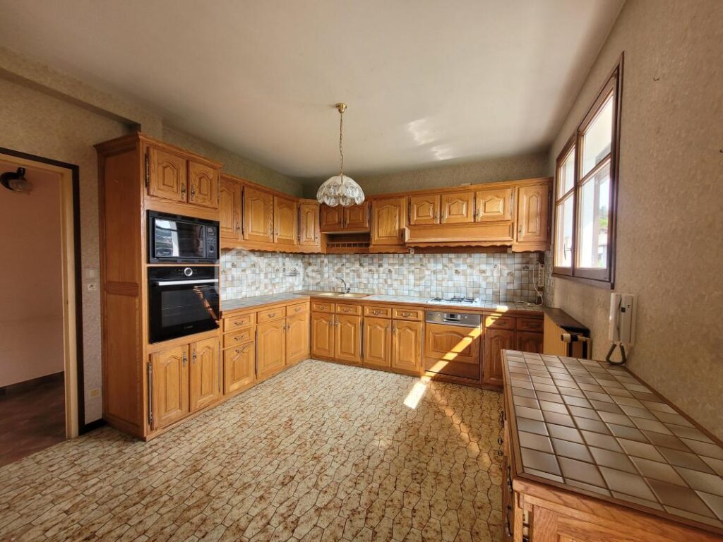 Saint Jean de Moirans Maison Individuelle 380 000 € – 6 pièces – 4 chambres – 180 m²