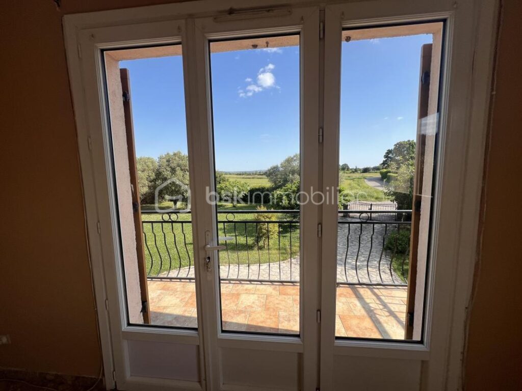 Villa double habitation sur 1810 m² avec vue – 7 pièces – 5 chambres – 168 m²