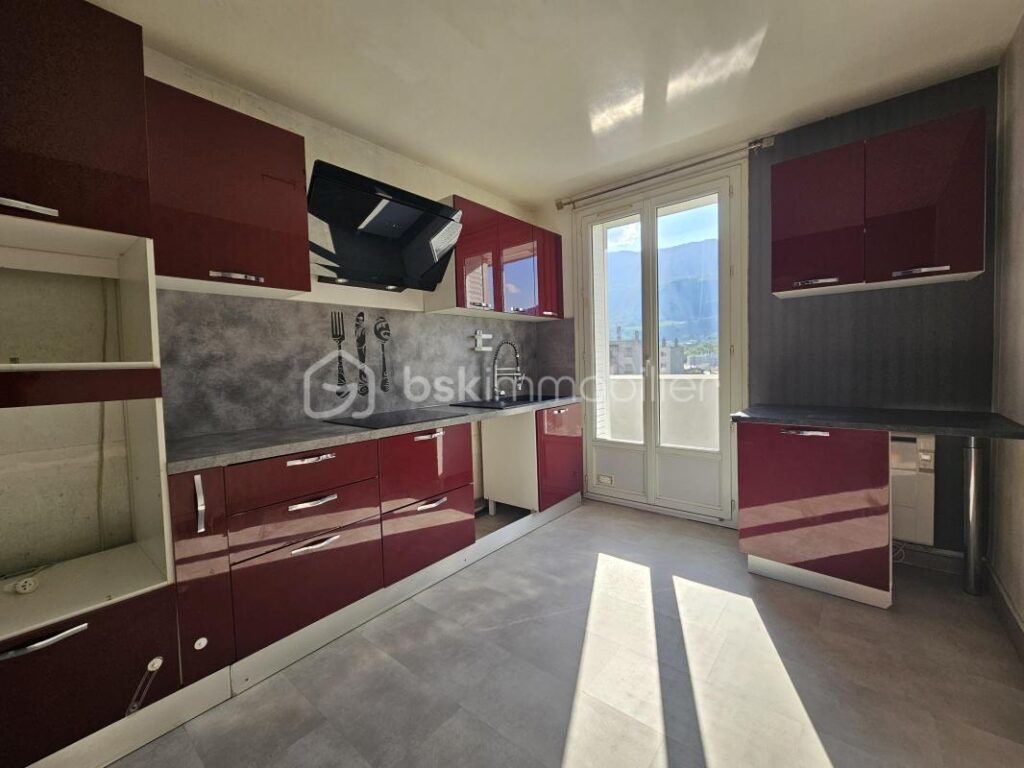 T3 lumineux en dernier étage avec balcons et vue dégagée – 3 pièces – 2 chambres – 57 m²