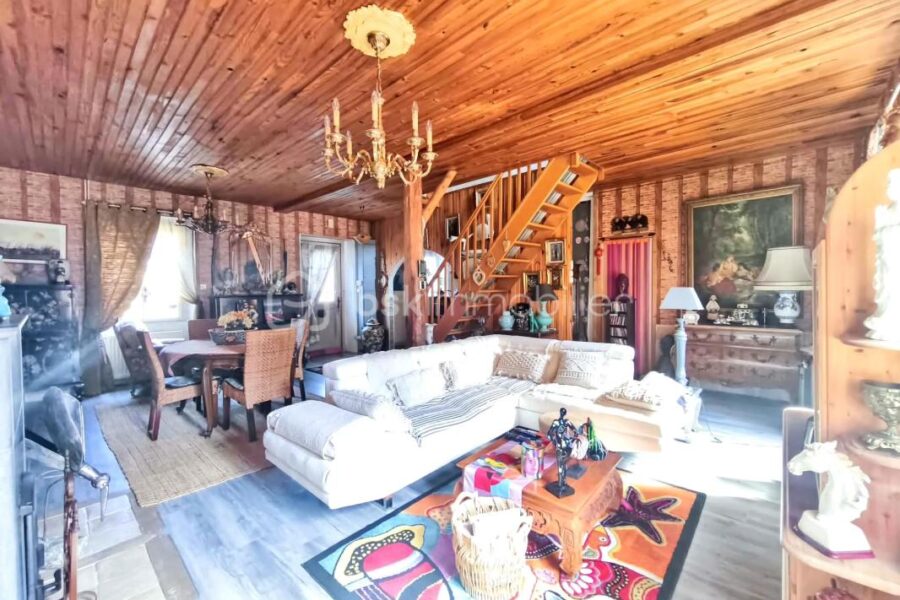 Maison à vendre à Sail sous couzan