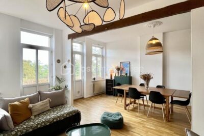 Appartement de charme rénové avec balcon – vue exceptionnelle Porte des Allemands – 4 pièces – 2 chambres – 79 m²