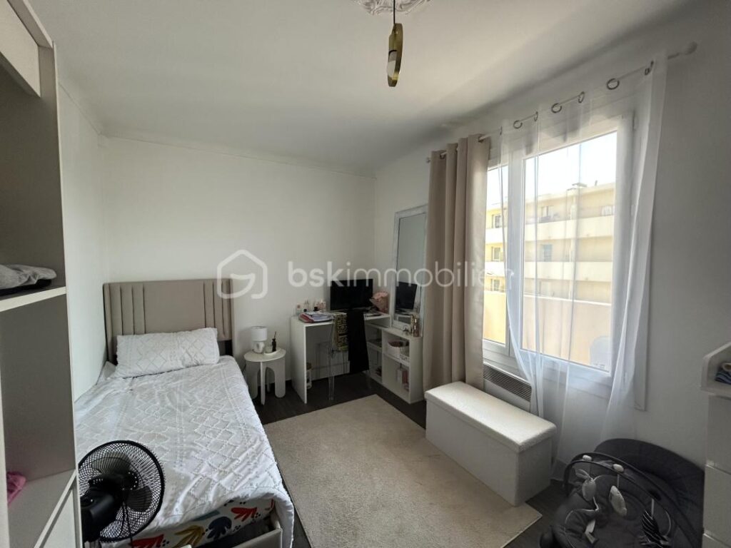 À vendre – Appartement 3 pièces avec balcons – Toulon secteur Saint Roch – 3 pièces – 2 chambres – 51 m²