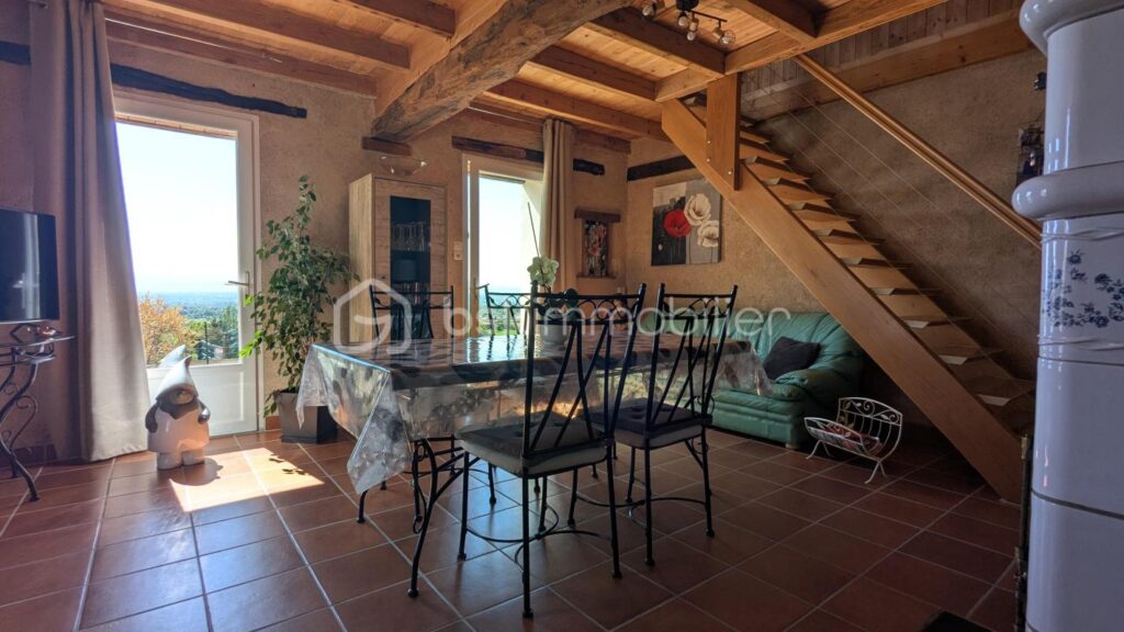 FERME RENOVEE AVEC 1Ha – 4 pièces – 3 chambres – 150 m²