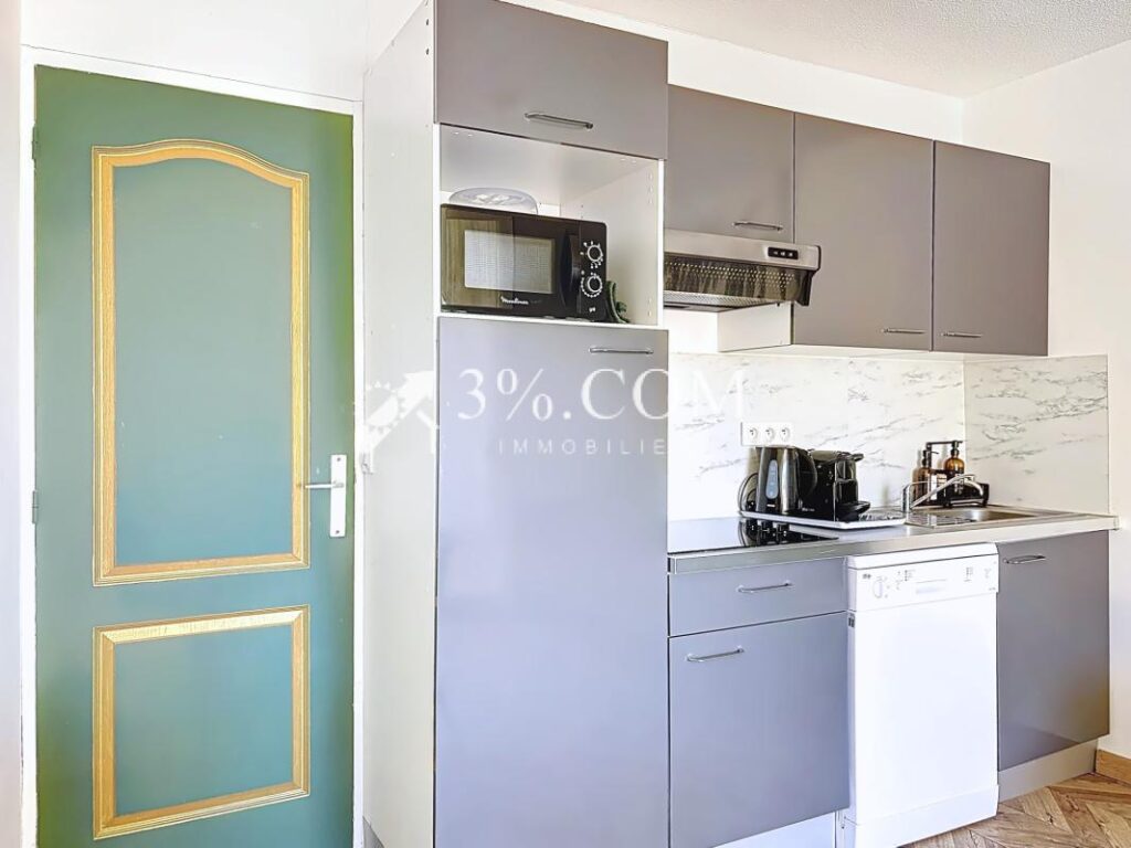 Appartement 2 pièces, balcon, vue port & place de parking, R – 2 pièces – 1 chambre – 24 m²