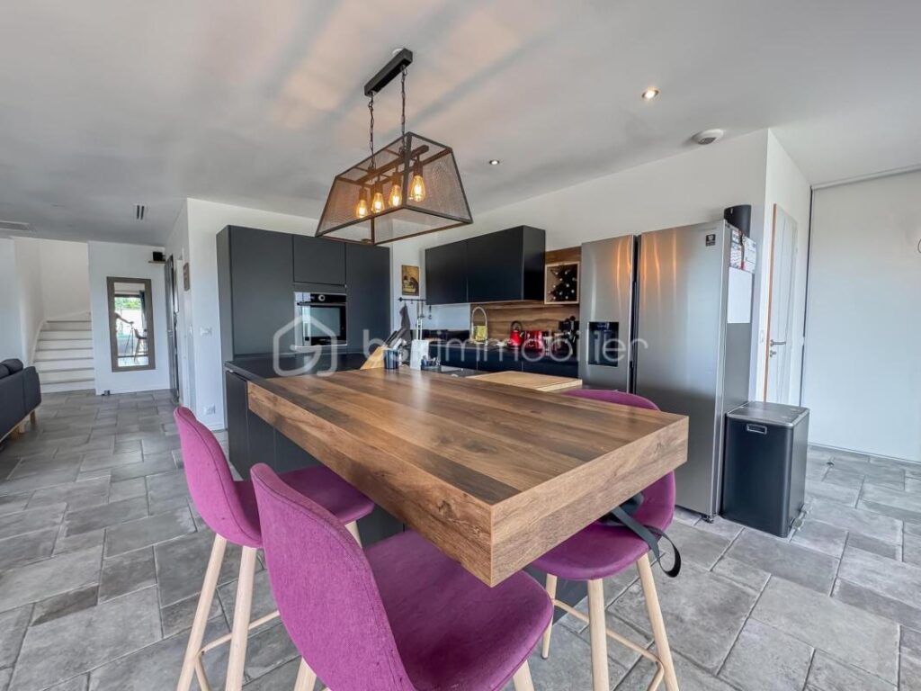 MAISON CONTEMPORAINE 2020 – VOLUMES D&rsquo;EXCEPTION ET PRESTATION HAUT DE GAMME – 7 pièces – 5 chambres – 190 m²