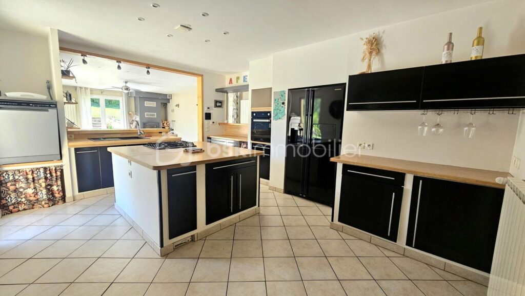 Bien d&rsquo;exception rare à la vente 5 chambres – 7 pièces – 5 chambres – 211 m²