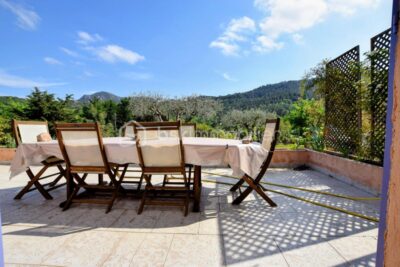 Superbe villa de 148 m2 sur une terrain de 2400 m2 – 5 pièces – 4 chambres – 148 m²