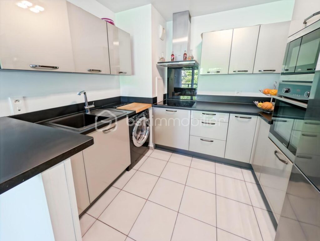 Superbe appartement F3 deux chambres DPE C 2015 proche Gare balcon et deux parkings – 3 pièces – 2 chambres – 60 m²