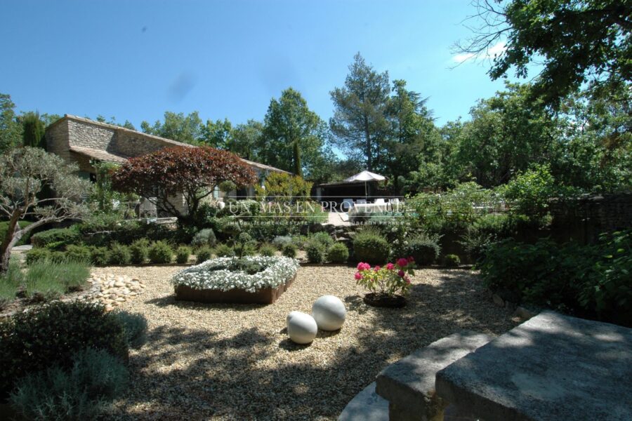 Maison à louer à Lacoste