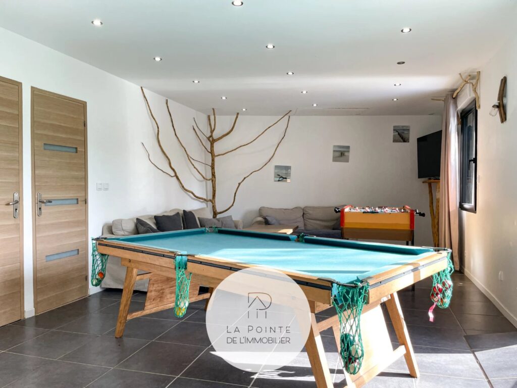 Villa contemporaine avec piscine intérieure – À 500 m de la plage, Erquy – 6 pièces – 4 chambres – 111 m²