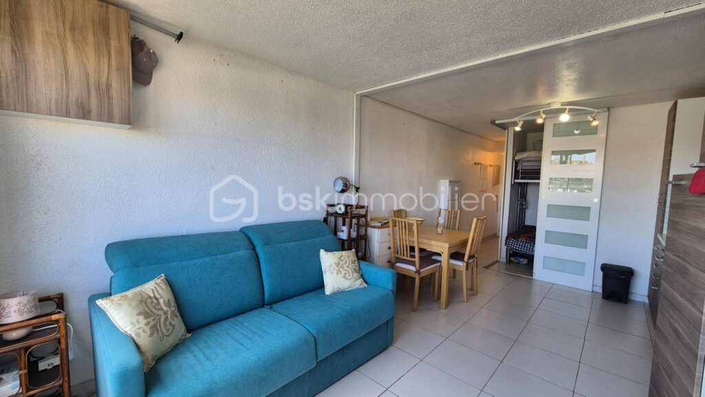A VENDRE APPARTEMENT STUDIO CABINE DE 26M² A SAINT CYPRIEN PLAGE – LES CAPELLANS – PARKING PRIVE – PISCINE – PROCHE DE LA PLAGE ET DES COMMERCES – 1 pièce – NR chambres – 26 m²