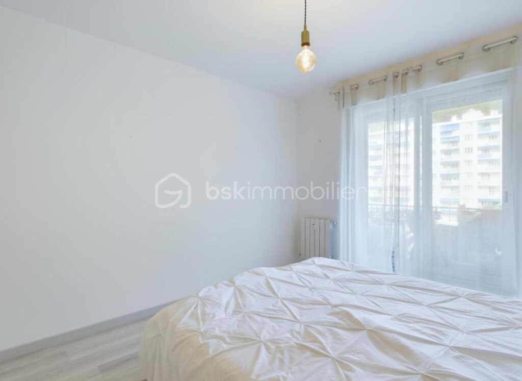 Magnifique 3 pièces entièrement refait avec grande terrasse – 3 pièces – 2 chambres – 65 m²