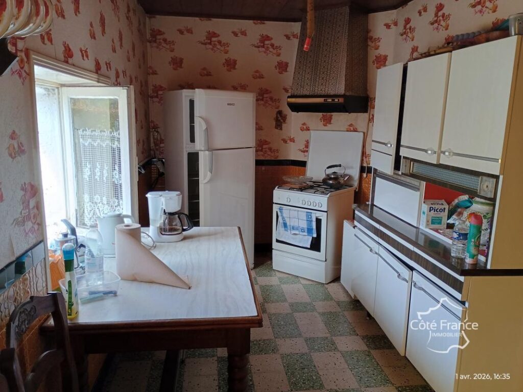 NORD – Noyelles-Sur-Sambre – Maison mitoyenne à rénover – 6 pièces – 3 chambres – 157 m²