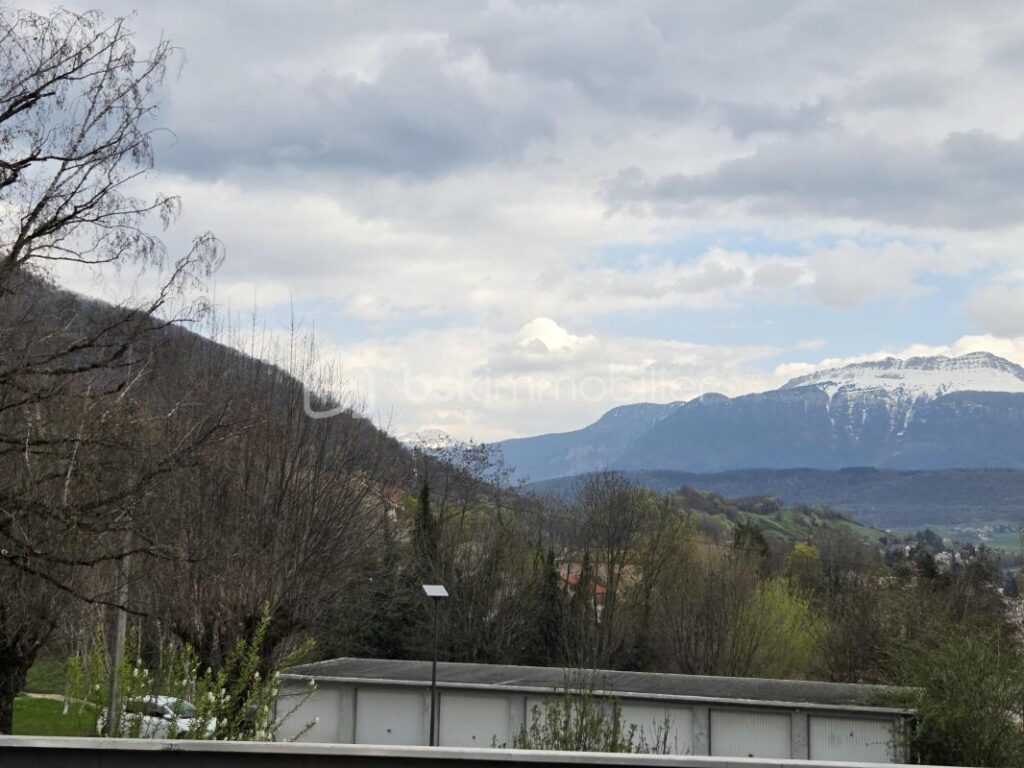 Appartement T3 Voiron 190 000 € – 4 pièces – 2 chambres – 71 m²