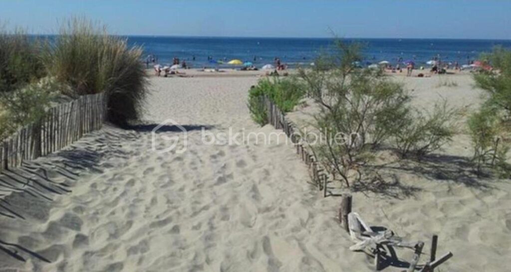 Studio meublé 26 m² avec parking et piscine – Première ligne de mer – La Grande-Motte Couchant – 1 pièce – NR chambres – 26 m²