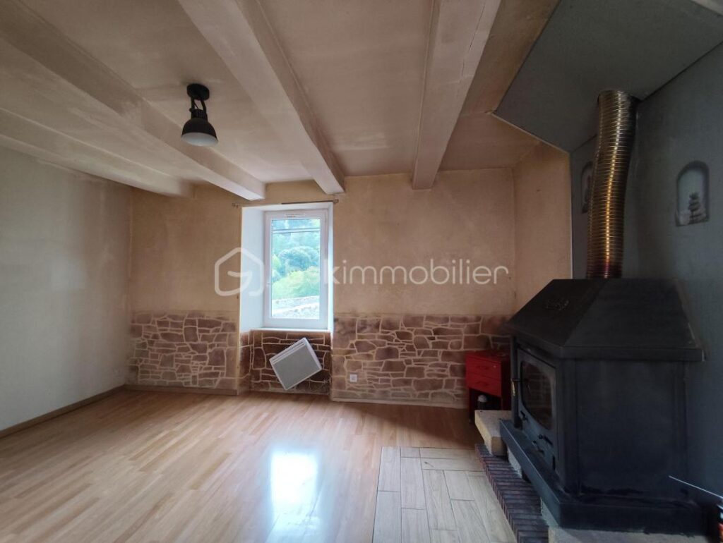 🏡 Maison de village 120 m² – Atypique & pleine de charme – Jardin intimiste 🌿 – 5 pièces – 3 chambres – 120 m²