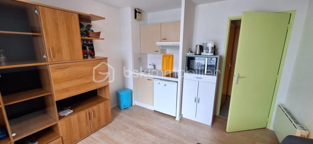Studio lumineux avec vue dégagée – 1 pièce – NR chambres – 17 m²