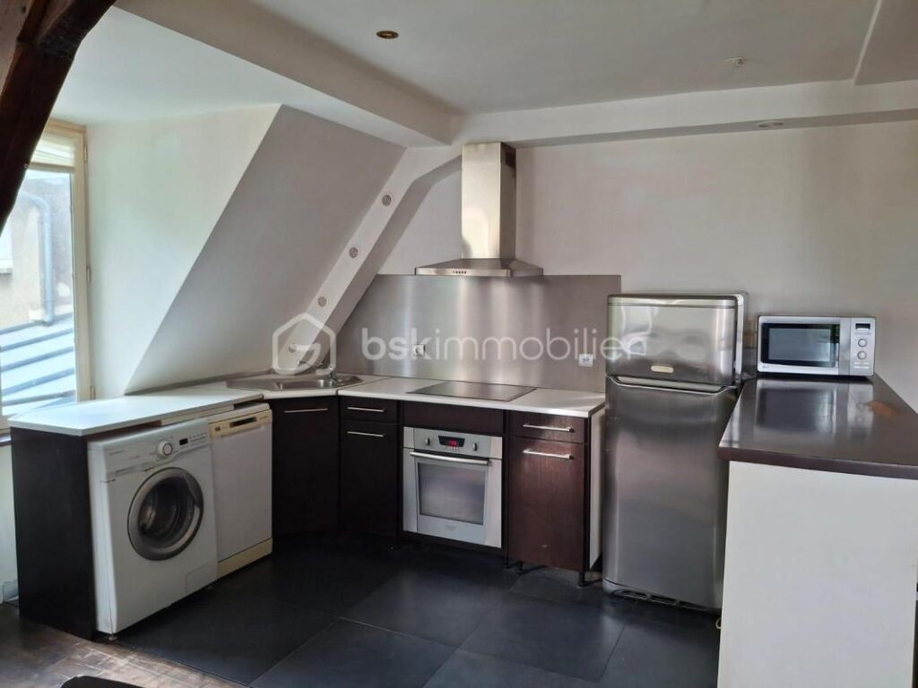 ***APPARTEMENT TYPE LOFT 2 CHAMBRES & CAVE PRES DU CENTRE VILLE DE DIEPPE*** – 3 pièces – 2 chambres – 66 m²