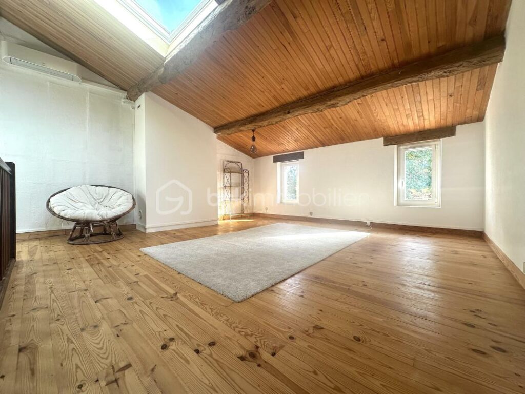 Maison 6 pièces – 215m2 – 6 pièces – 4 chambres – 215 m²