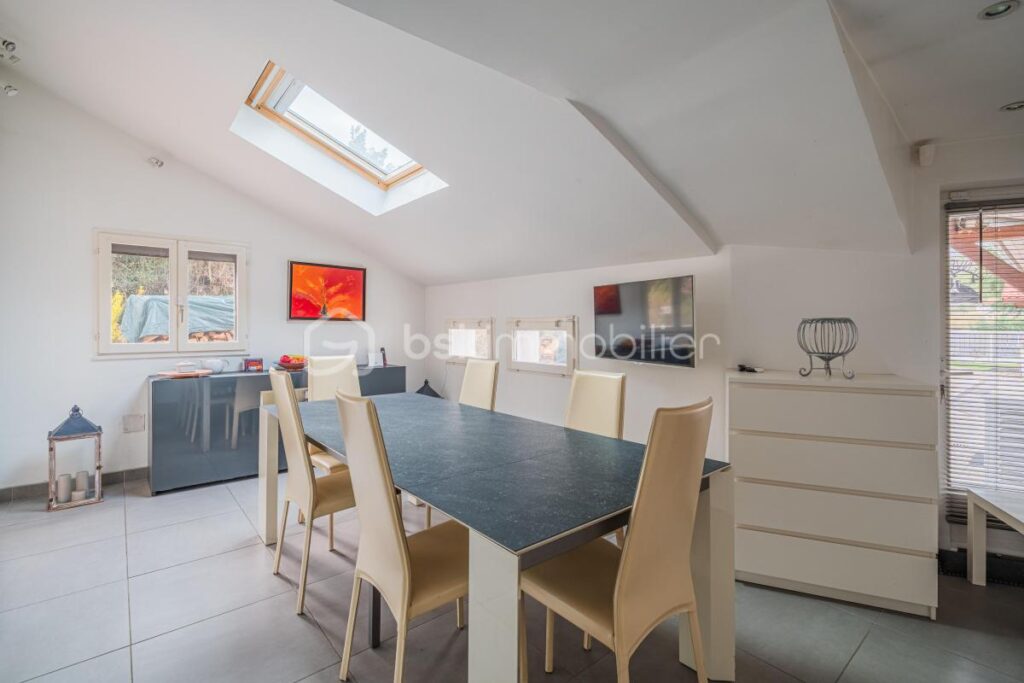 Propriété haut de gamme avec piscine & vue dégagée – 264 m² Brié et Angonnes – 8 pièces – 4 chambres – 274 m²