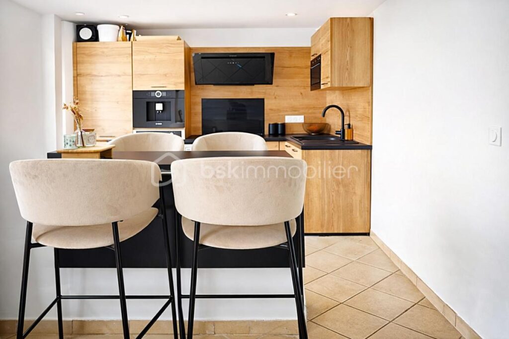 ENTRE ÉPERNON ET MAINTENON – MAISON RÉNOVÉE – ENVIRONNEMENT EXCEPTIONNEL AU CALME ABSOLU – 3 pièces – 2 chambres – 62 m²