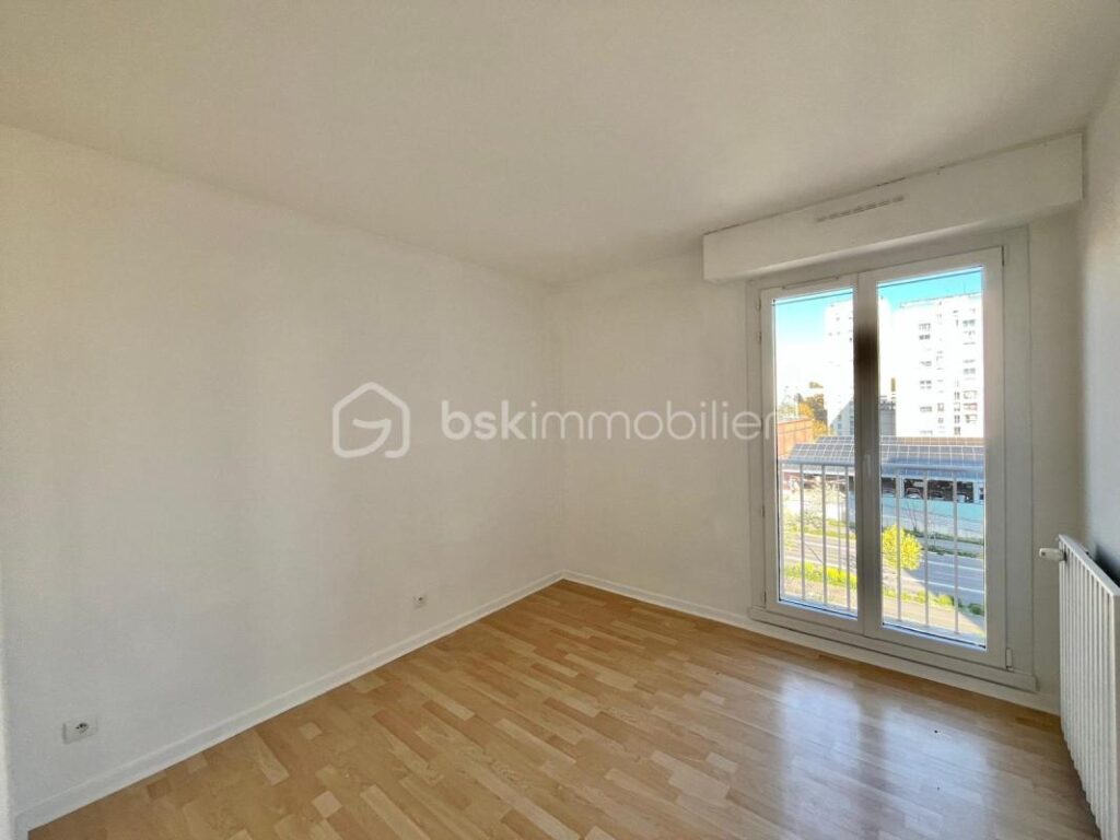 DIJON : Appartement type 3 – 2 chambres, parking et cave – 3 pièces – 2 chambres – 64 m²