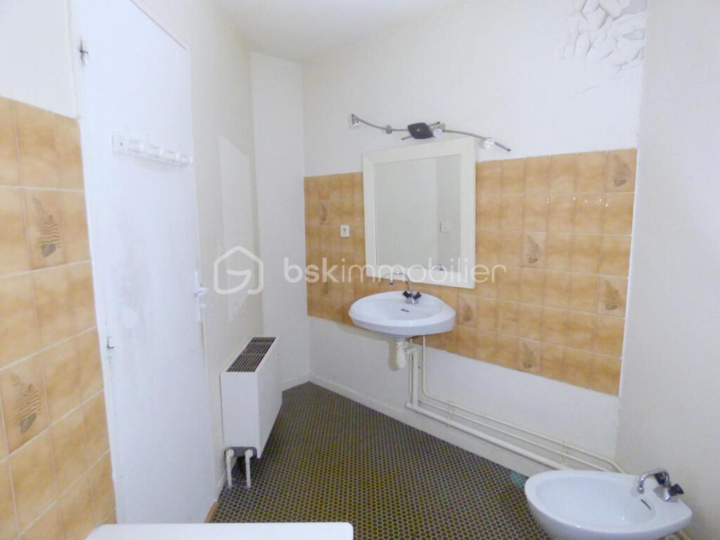 Appartement T1 avec balcon – 1 pièce – NR chambres – 27 m²