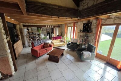 Charmante maison de caractère avec vue dominante 5 chambres et piscine – 6 pièces – 5 chambres – 170 m²