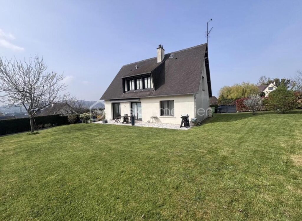 propriété – 7 pièces – 5 chambres – 152 m²