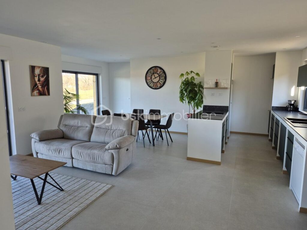 Ensemble Immobiler d&rsquo;exception composé de deux maisons neuves contemporaines + un terrain constructible en Haute Provence : Ideal investisseur – 12 pièces – 8 chambres – 300 m²