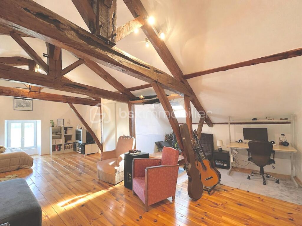 **Maison landaise de caractère avec piscine et parc arboré – Fort potentiel** – 5 pièces – 4 chambres – 164 m²