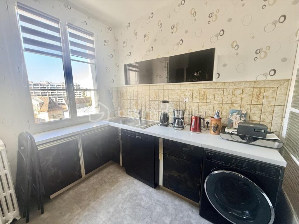 🏙️ Appartement 5 pièces – 86 m² – Centre-ville de Rennes VUE A 180° Au 6ᵉ étage avec ascenseur – 4 pièces – 2 chambres – 86 m²