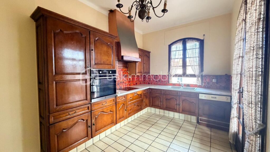 Maison 4 faces – 8 pièces – 5 chambres – 188 m²