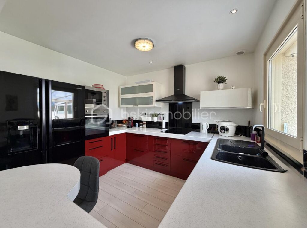 À vendre – Ensemble immobilier avec fort potentiel aux portes de Meaux, sur la commune de Poincy – 10 pièces – 8 chambres – 245 m²