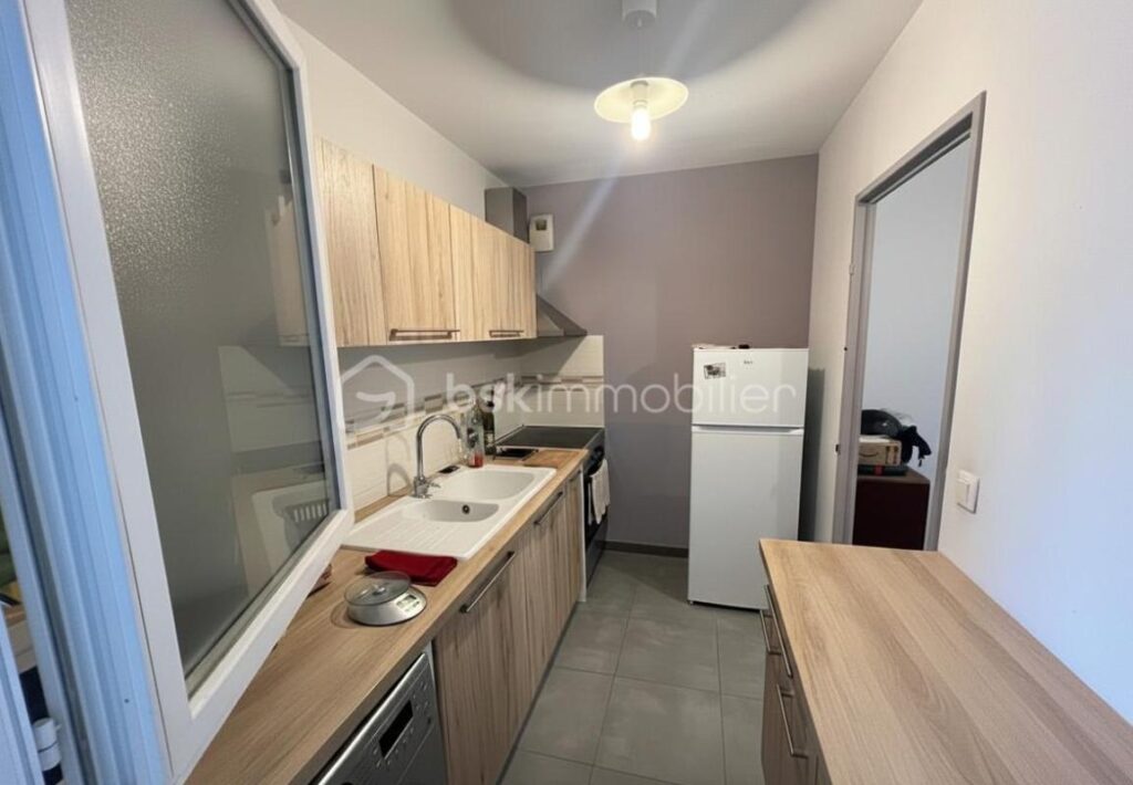 EXCLUSIVITE A PEYMEINADE – 2 PIÈCES 52 m² – DERNIER ÉTAGE – BALCON – PARKING – 2 pièces – 1 chambre – 51 m²