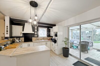 MAISON AVEC PISCINE ET VUE – 6 pièces – 5 chambres – 165 m²