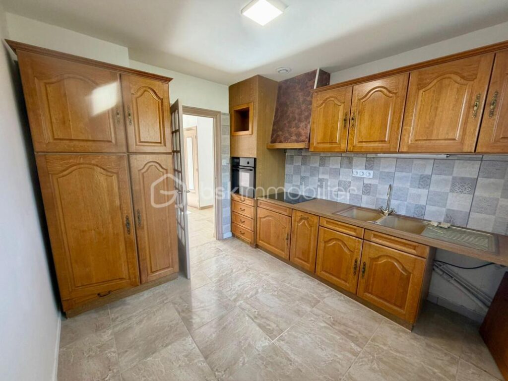 Maison 3 chambres – Vue dégagée sur la Côte Roannaise – Garage – Villerest (42) – 4 pièces – 3 chambres – 83 m²