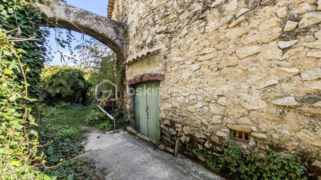 EXCLUSIVITÉ – Maison en pierre avec vue panoramique – Savasse (Drôme provençale) – 7 pièces – 3 chambres – 130 m²