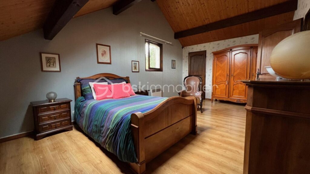 Maison de 168m² sur terrain de 2167m² – 5 pièces – 3 chambres – 168 m²