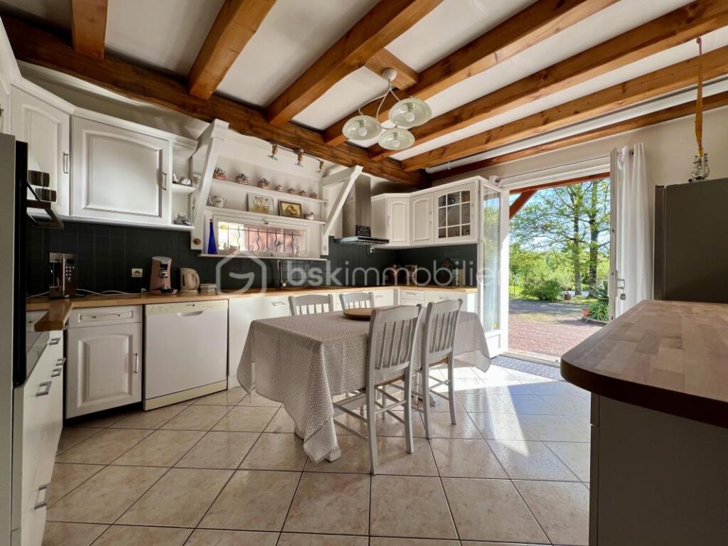 Maison traditionnelle – 5 pièces – 3 chambres – 162 m²