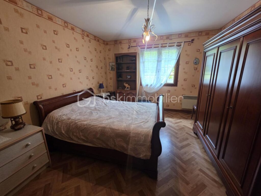 Maison traditionnel à Paron (89100), à 10 min de la gare de Sens – 4 pièces – 3 chambres – 121 m²