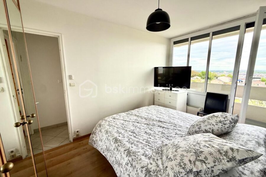 Appartement à vendre à Bagnolet — Vue sur la ville — photo 6