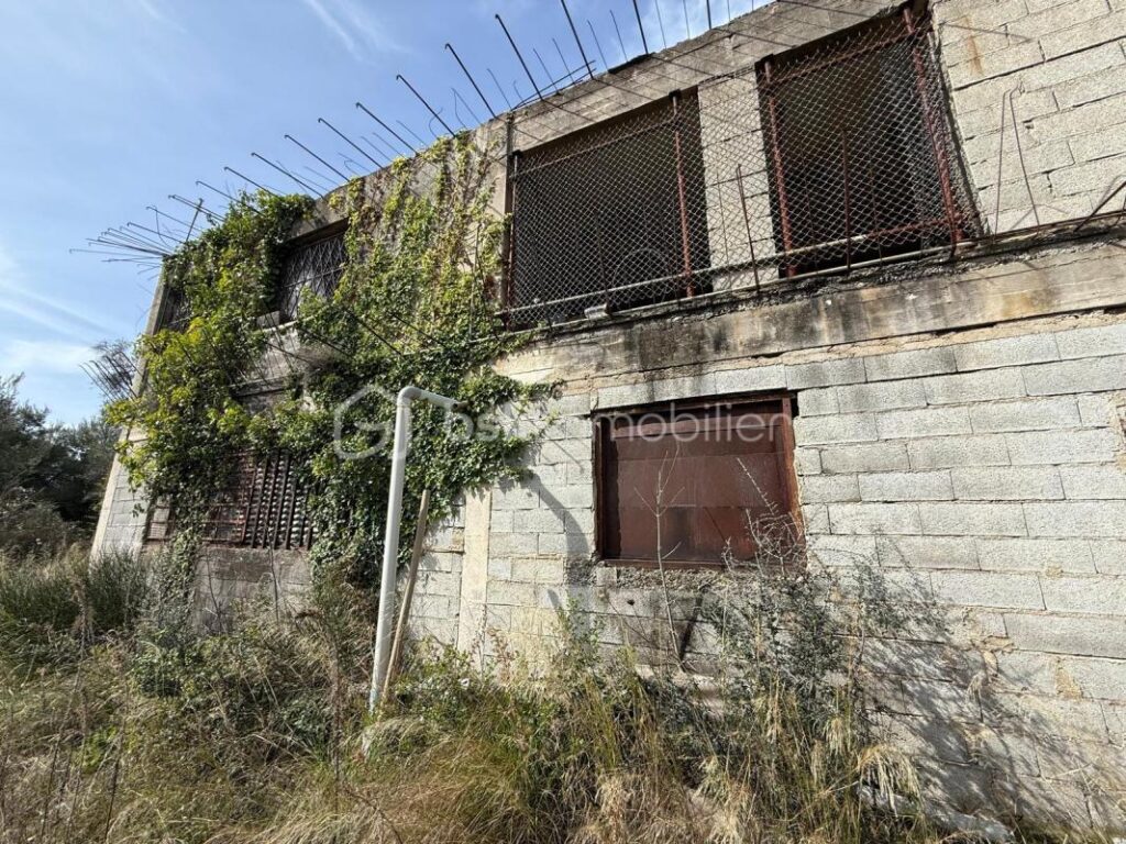 COLOMARS – IDEAL INVESTISSEUR – MAISON EN TRAVAUX INACHEVES – 500M² – TERRAIN 1975 M² – 20 MIN NICE – 6 pièces – 5 chambres – 499 m²