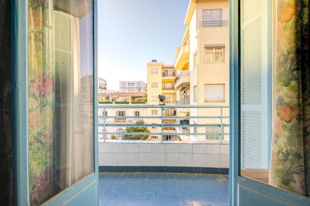 A VENDRE NICE VUE MER PROMENADE DES ANGLAIS 73 m² – 2 pièces – 1 chambre – 73 m²