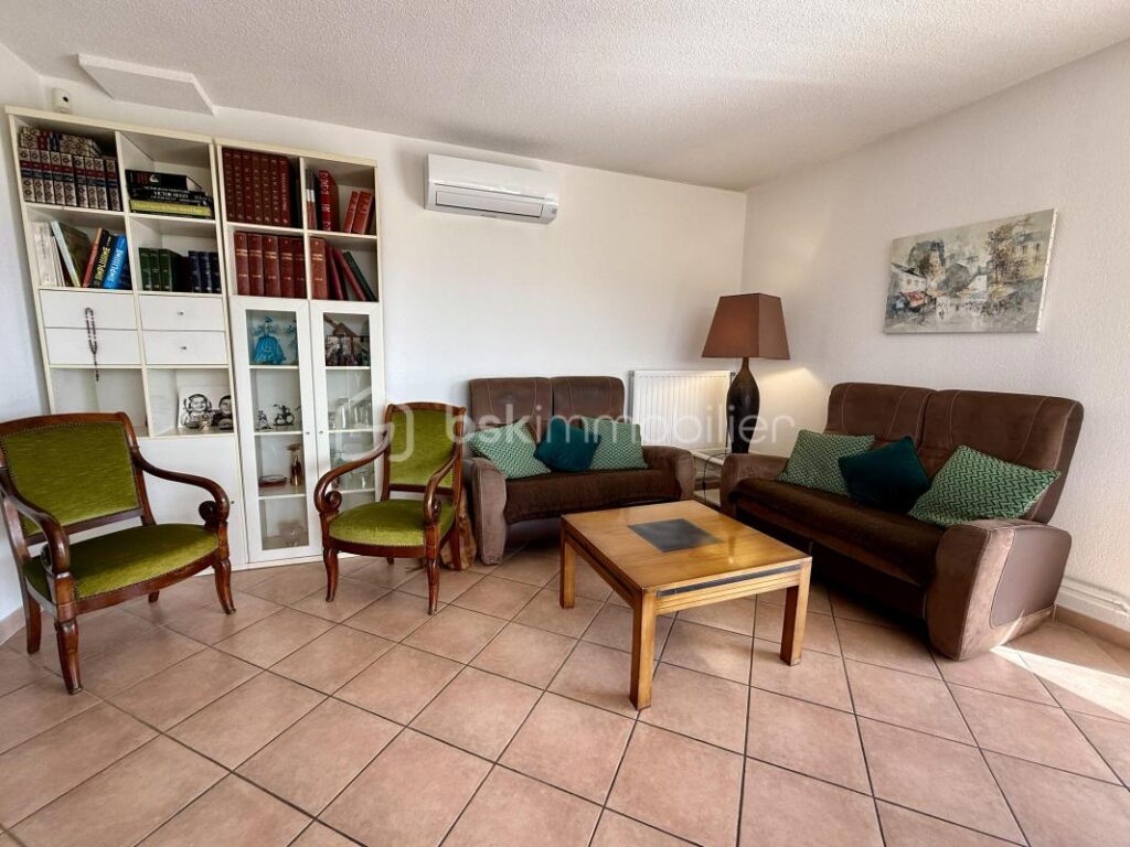 Coup de coeur à Mandelieu, maison vue mer et terrasse panoramique de 125m2 – 4 pièces – 3 chambres – 97 m²