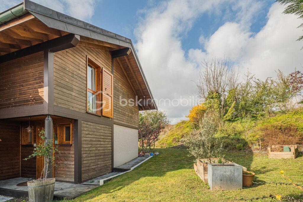 Chaleureuse Maison ossature bois 5 pièces de 153 m2 – 5 pièces – 4 chambres – 112 m²