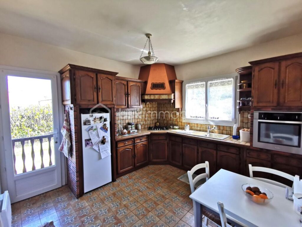 Grande maison familliale – propriété équestre – 6 pièces – 4 chambres – 128 m²